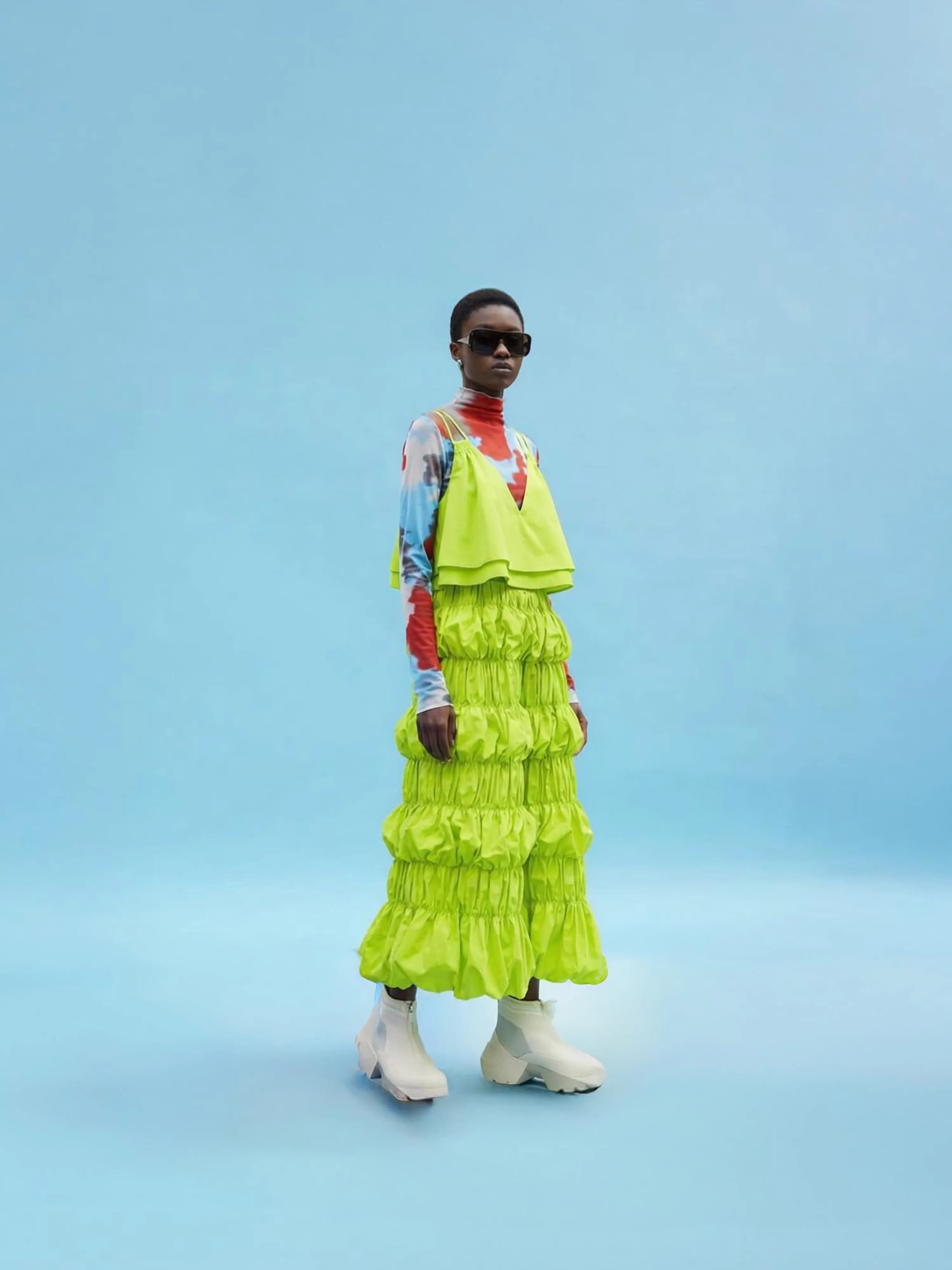 LOOK 01